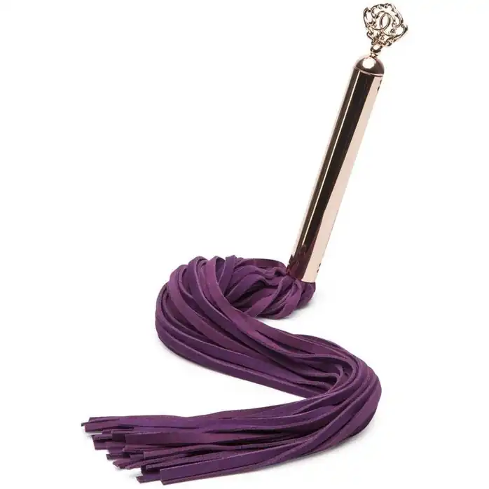 Фиолетовая плеть Cherished Collection Suede Flogger - 63,5 см - Fifty Shades Freed. Фотография 3.