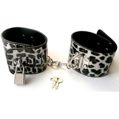  Леопардовые наручники на металлической сцепке с замком 