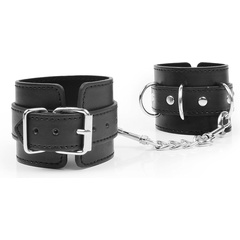  Черные наручники с металлическими застежками и цепочкой 