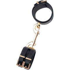  Черные наручники PREMIUM HANDCUFF WITH HOOK с золотистой перемычкой 