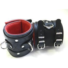  Широкие подвёрнутые наручники с красным подкладом 