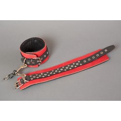  Красные кожаные наручники на мягкой подкладке 