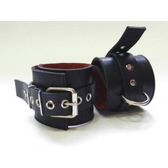  Не подшитые чёрные наножники со сварным D-кольцом и красным подкладом 