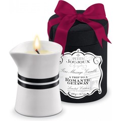  Массажное масло в виде большой свечи Petits Joujoux Romantic Getaway с ароматом имбирного печенья 