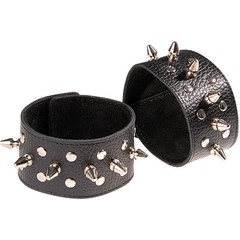  Чёрные напульсники с шипами и заклепками 