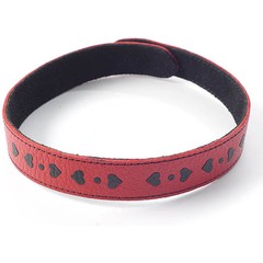  Красный кожаный ошейник с аппликацией в виде сердечек 