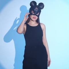  Пикантная черная маска «Озорная мышка» с заклепками 