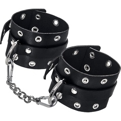  Черные кожаные однослойные наручники с люверсами 