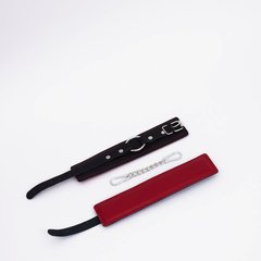  Черно-красные кожаные оковы 