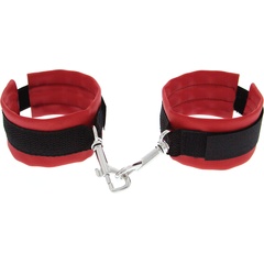  Красно-чёрные полиуретановые наручники Luxurious Handcuffs 