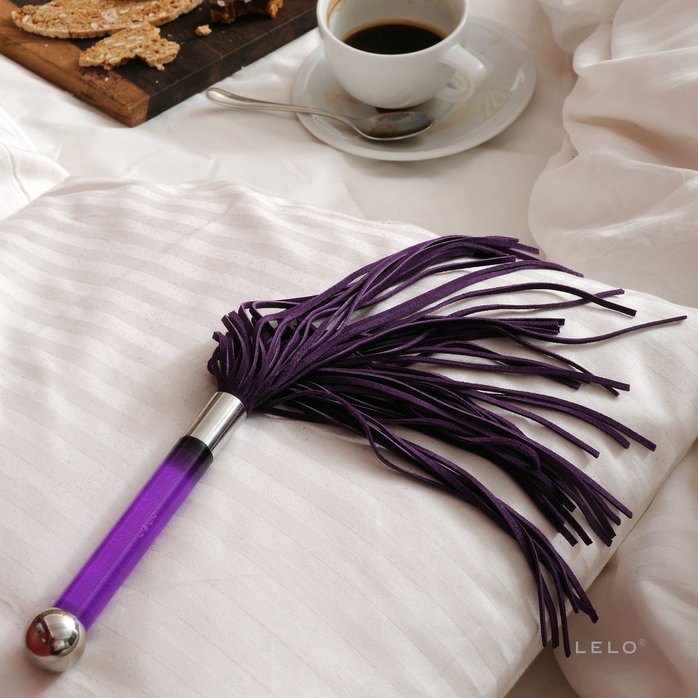 Фиолетовая замшевая плеть Sensua. Фотография 3.