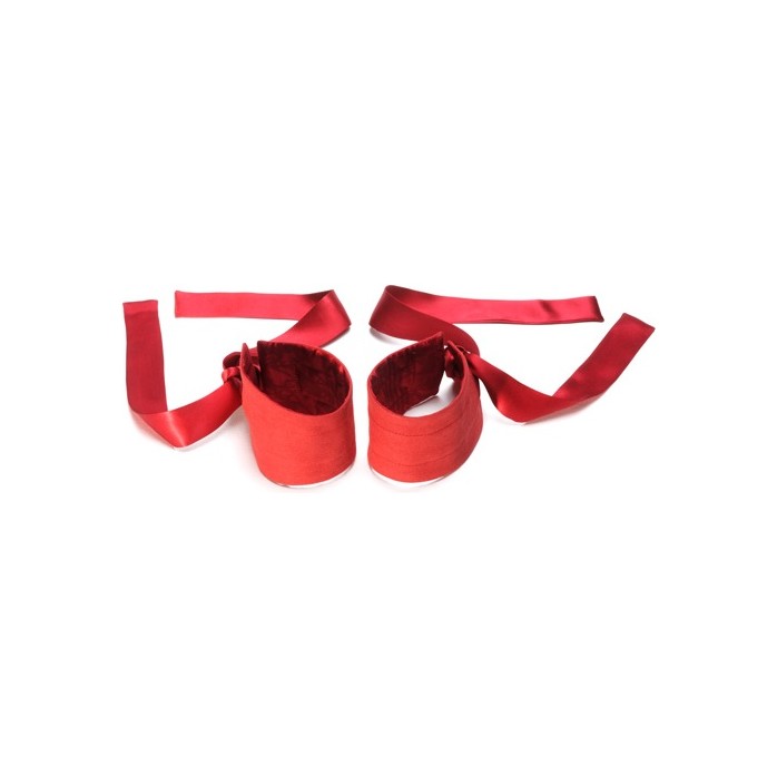 Красные шелковые наручники Etherea (LELO). Фотография 2.