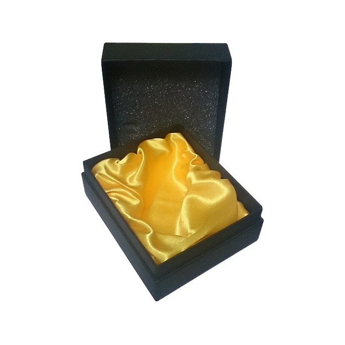 Золотистая анальная пробка с изумрудным кристаллом - 7,6 см. Фотография 3.