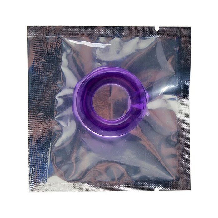 Фиолетовое гладкое эрекционное кольцо. Фотография 2.