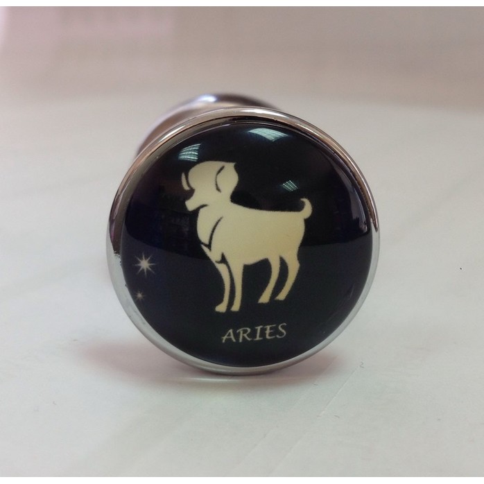 Серебристая анальная пробка со знаком зодиака - Овен. Фотография 3.