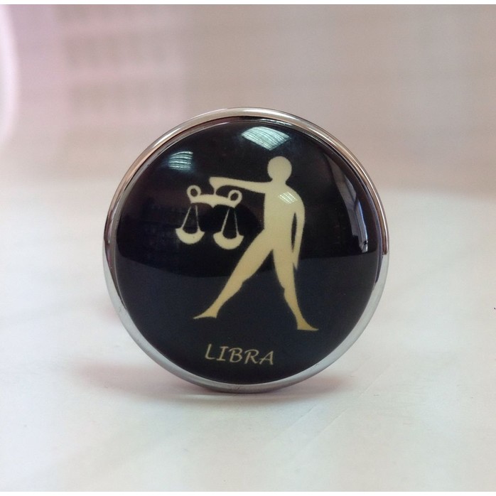 Серебристая анальная пробка со знаком зодиака - Весы. Фотография 2.