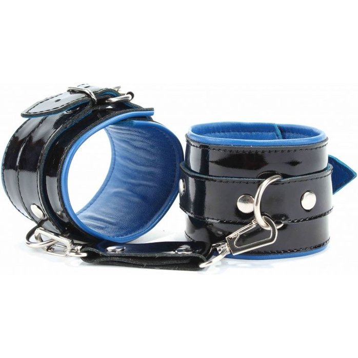 Чёрные лаковые наручники с синим подкладом. Фотография 13.