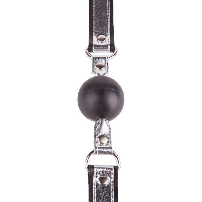 Кляп-шарик на серебристо-черных ремешках - BDSM accessories. Фотография 3.