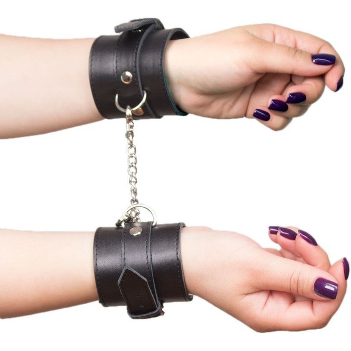 Чёрные кожаные наручники James Arm. Фотография 4.
