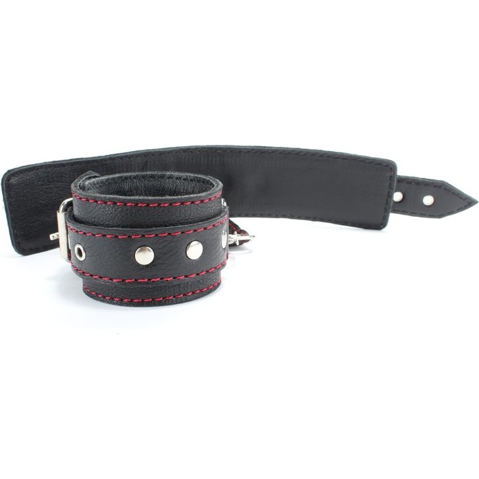 Черные наручники из натуральной кожи с красной строчкой. Фотография 5.
