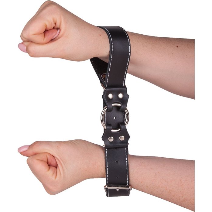Кожаные ременные наручники - BDSM accessories. Фотография 15.
