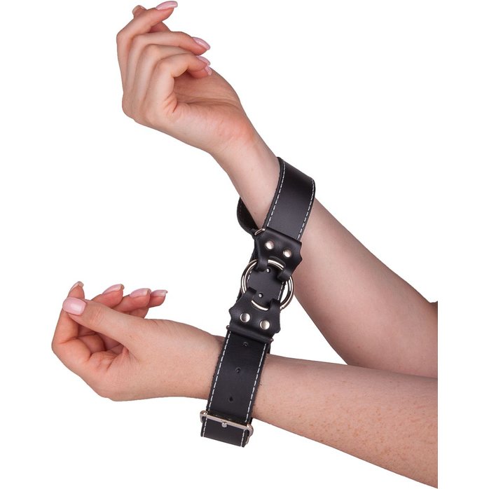 Кожаные ременные наручники - BDSM accessories. Фотография 17.