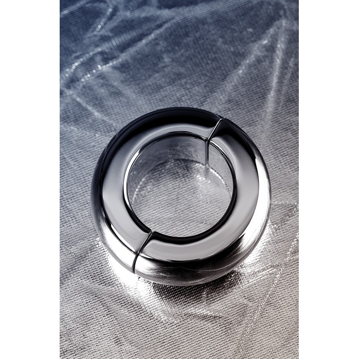 Серебристый утяжелитель на мошонку на магнитах - Metal. Фотография 9.