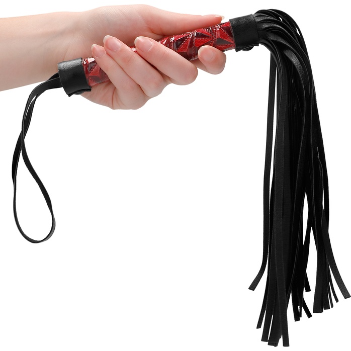 Красно-черная многохвостовая гладкая плеть Luxury Whip - 38,5 см - Ouch!. Фотография 3.