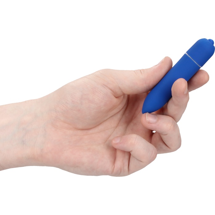 Синяя удлинённая вибропуля Power Bullet Black - 8,3 см - Shots Toys. Фотография 2.