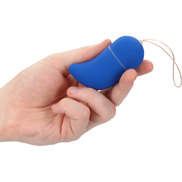Синее виброяйцо Medium Wireless Vibrating G-Spot Egg с пультом - 7,5 см - Shots Toys. Фотография 2.