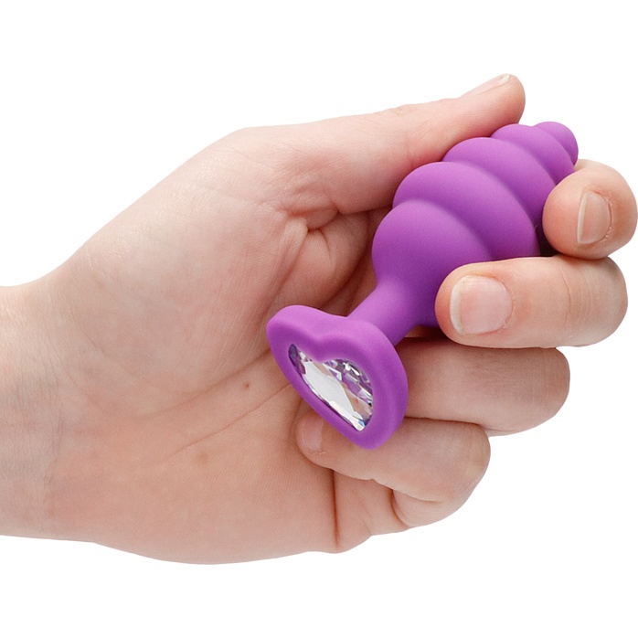 Фиолетовая анальная пробка Large Ribbed Diamond Heart Plug - 8 см - Ouch!. Фотография 4.
