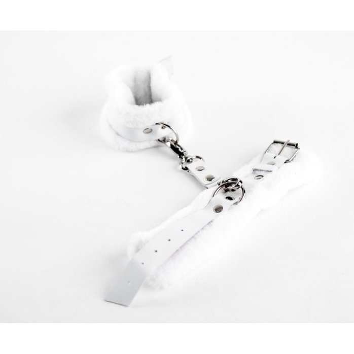 Белые кожаные наручники с нежным мехом - Valentine s Day Arsenal. Фотография 7.