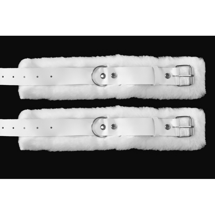 Белые наручники из натуральной кожи с нежным мехом - BDSM Арсенал. Фотография 3.