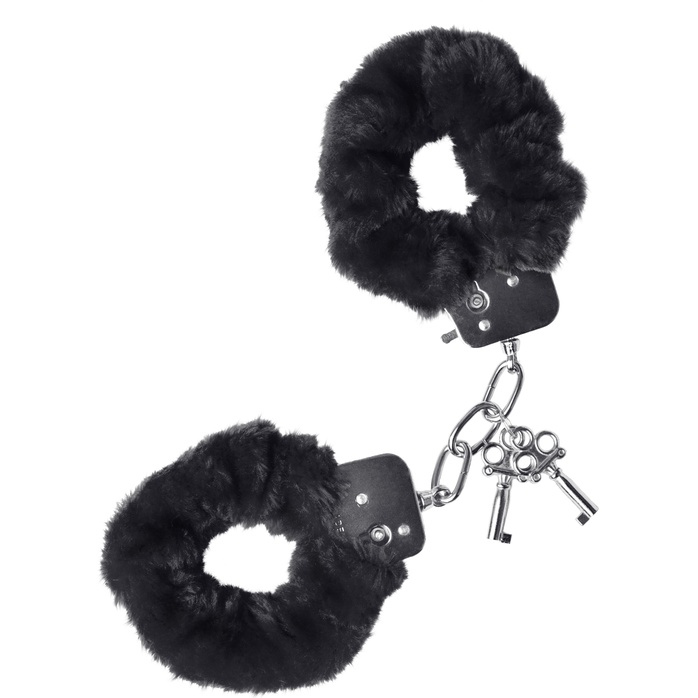 Черные меховые наручники с металлическим крепежом