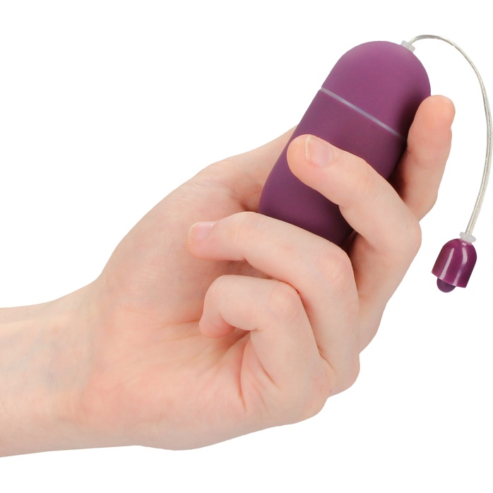 Фиолетовое гладкое виброяйцо Vibrating Egg - 8 см - Shots Toys. Фотография 2.