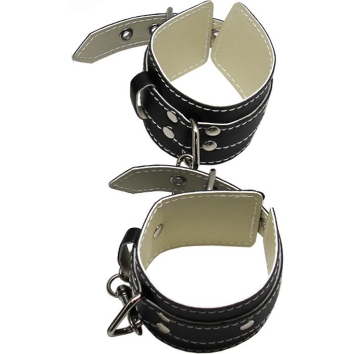 БДСМ-набор в черном цвете: наручники, поножи, ошейник с поводком, кляп. Фотография 4.