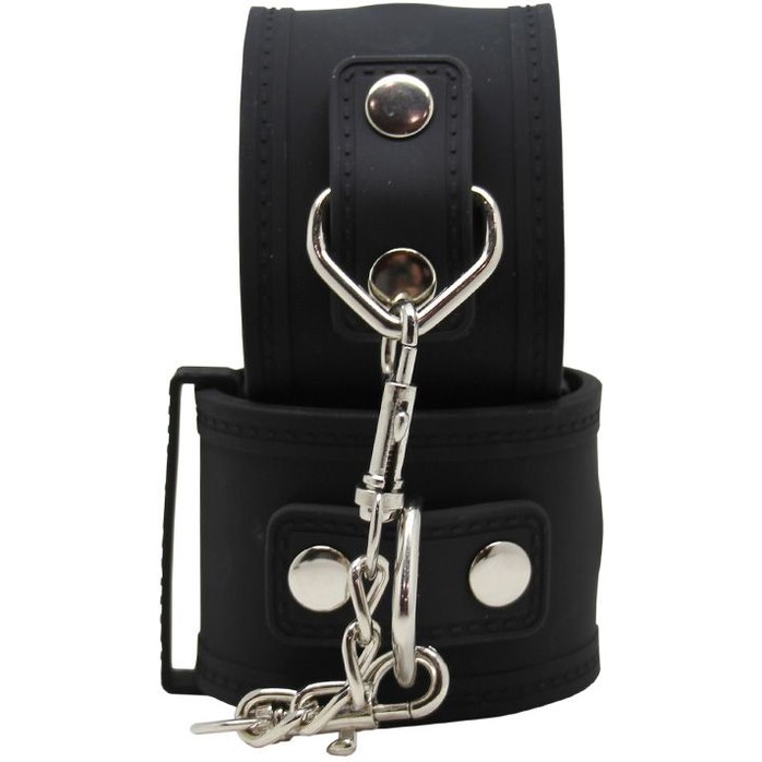 Черные силиконовые наручники с фиксацией на карабинах. Фотография 4.