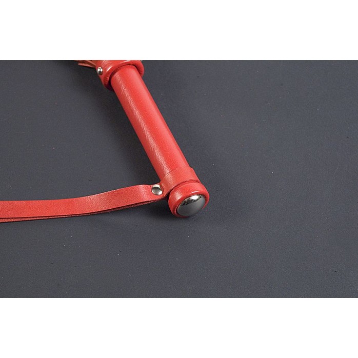 Красная маленькая кожаная плеть - 45 см. Фотография 3.