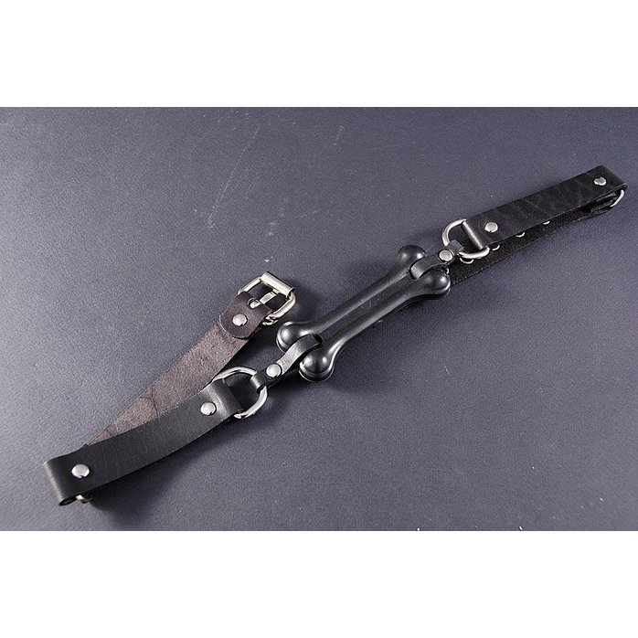 Чёрный трензель Боун с резиновой косточкой. Фотография 3.