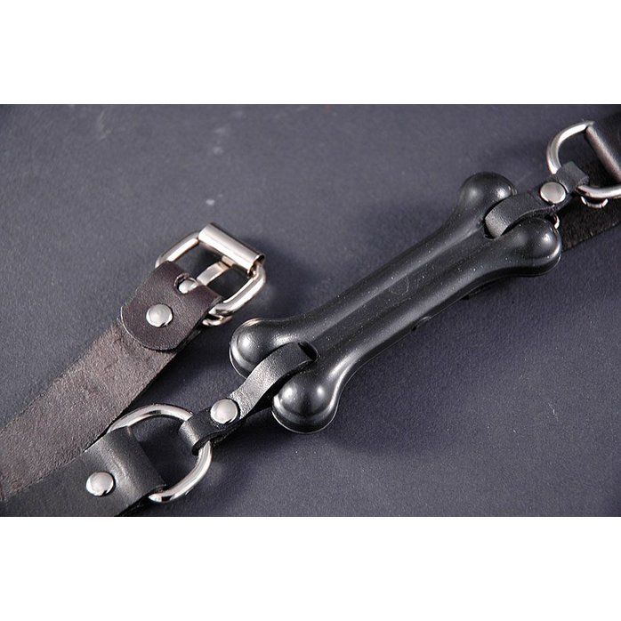 Чёрный трензель Боун с резиновой косточкой. Фотография 5.