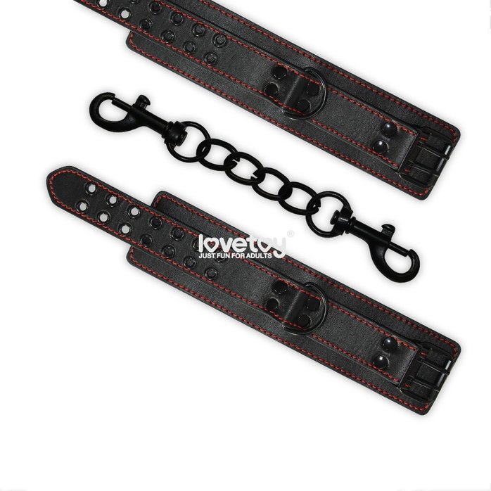 Черные наручники Bondage Fetish Pleasure Handcuffs с контрастной строчкой. Фотография 3.