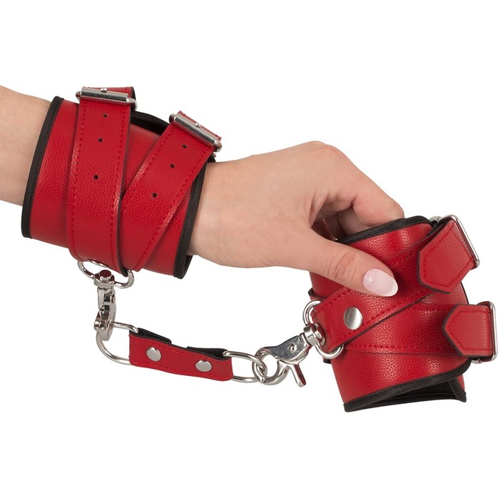 Красный комплект БДСМ-аксессуаров Harness Set - Bad Kitty. Фотография 5.