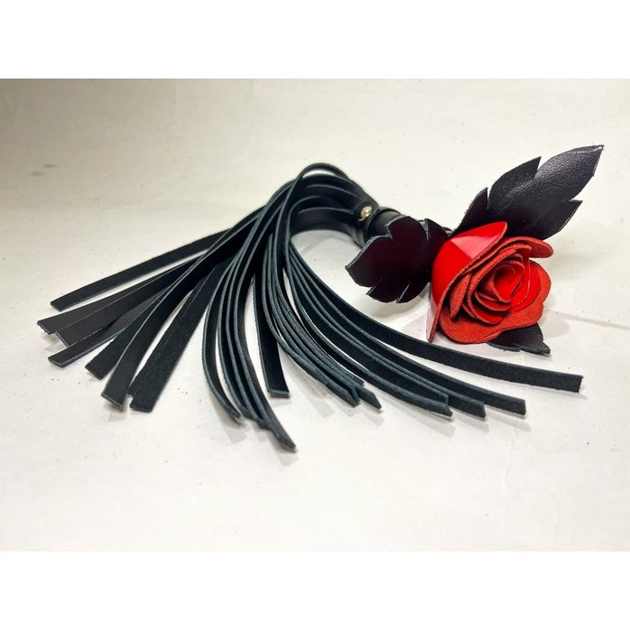 Черная кожаная плеть с красной лаковой розой в рукояти - 40 см