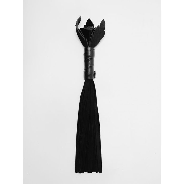 Черная замшевая плеть с лаковой розой в рукояти - 40 см. Фотография 5.