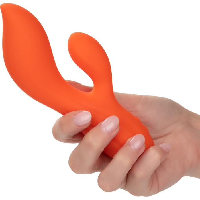 Оранжевый вибратор-кролик Liquid Silicone Dual Teaser - Stella. Фотография 2.