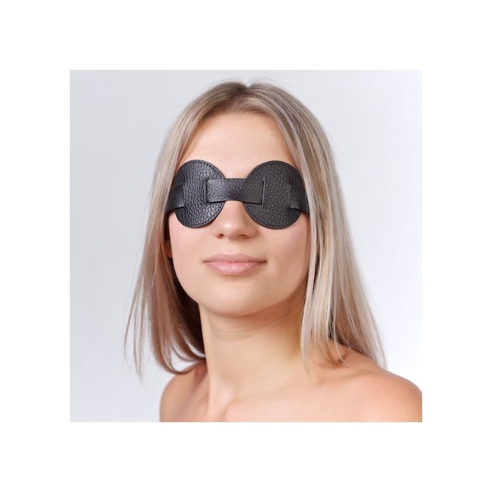 Чёрная кожаная маска на глаза для эротических игр - BDSM accessories