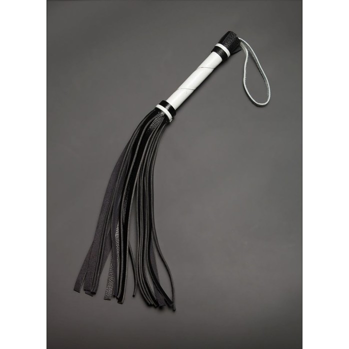 Гладкая плеть-флогер с черными хвостами - 40 см - BDSM accessories