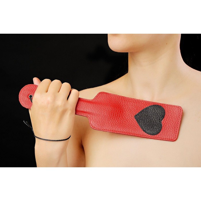 Красная хлопалка с сердечком - BDSM accessories