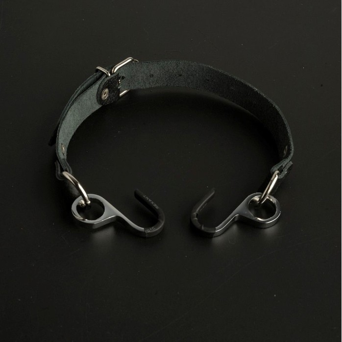 Чёрный кляп с крючками Вечная улыбка - BDSM accessories