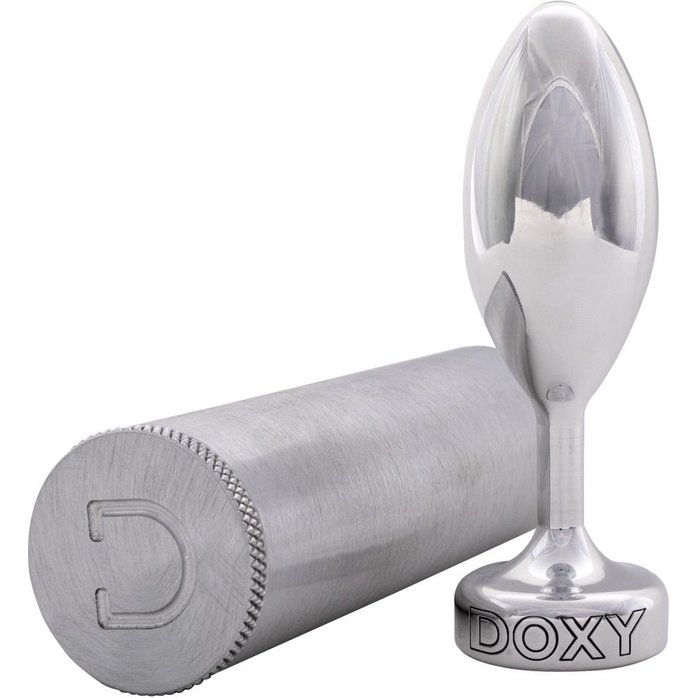 Серебристая анальная втулка Doxy Smooth Butt Plug - 10,5 см. Фотография 4.